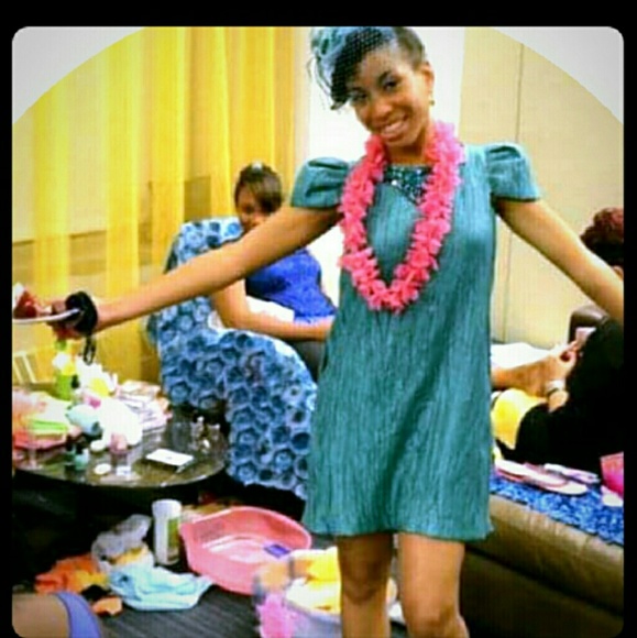 PRE-TEEN DRESS FROM *BLUSH* - Picture 4 of 4